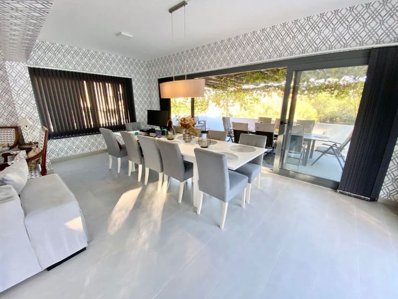 4 soveværelse Villa til salg i Mijas Costa med swimmingpool - € 2.200.000 (Ref: 9935857)