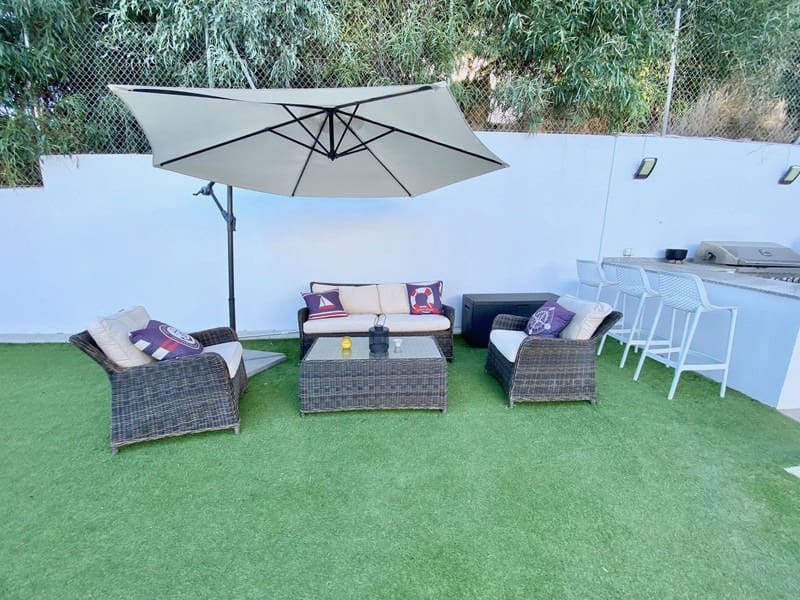 4 soveværelse Villa til salg i Mijas Costa med swimmingpool - € 2.200.000 (Ref: 9935857)