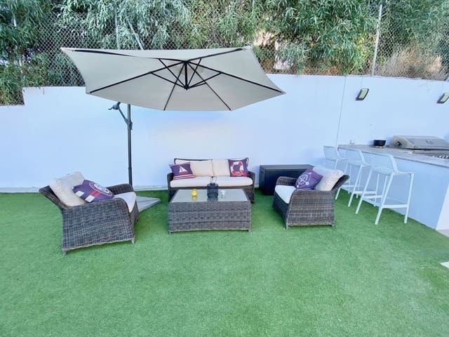 Chalet de 4 habitaciones en Mijas Costa, Mijas en venta con piscina - 2.200.000 € (Ref: 9935857)