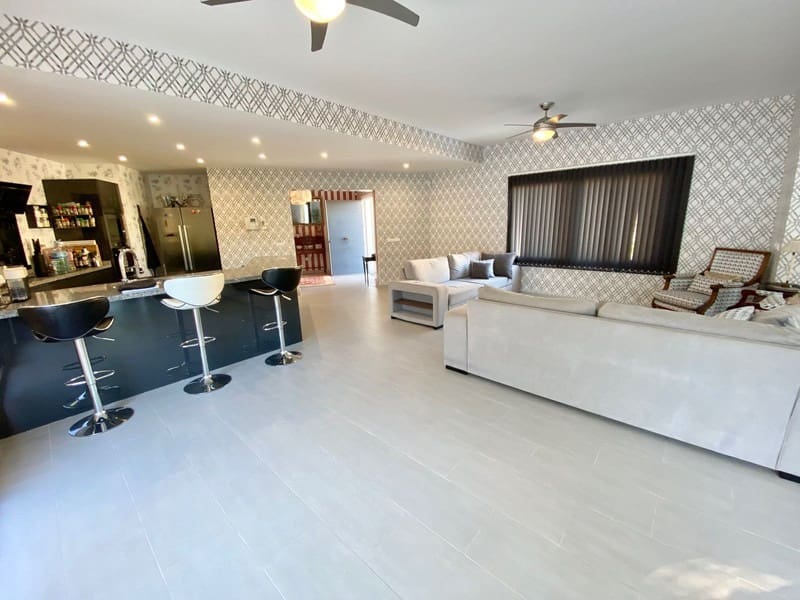 4 soveværelse Villa til salg i Mijas Costa med swimmingpool - € 2.200.000 (Ref: 9935857)