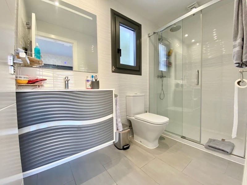 4 soveværelse Villa til salg i Mijas Costa med swimmingpool - € 2.200.000 (Ref: 9935857)