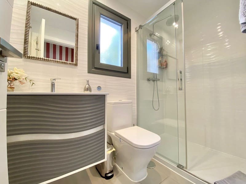4 soveværelse Villa til salg i Mijas Costa med swimmingpool - € 2.200.000 (Ref: 9935857)