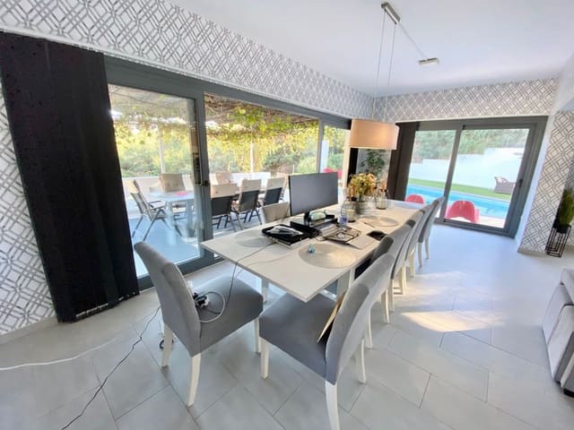 Chalet de 4 habitaciones en Mijas Costa, Mijas en venta con piscina - 2.200.000 € (Ref: 9935857)