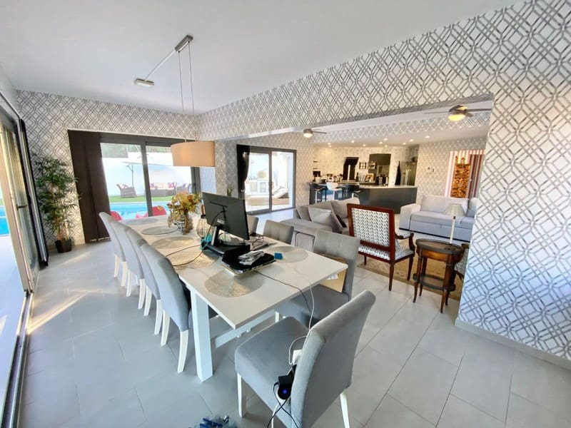 4 soveværelse Villa til salg i Mijas Costa med swimmingpool - € 2.200.000 (Ref: 9935857)