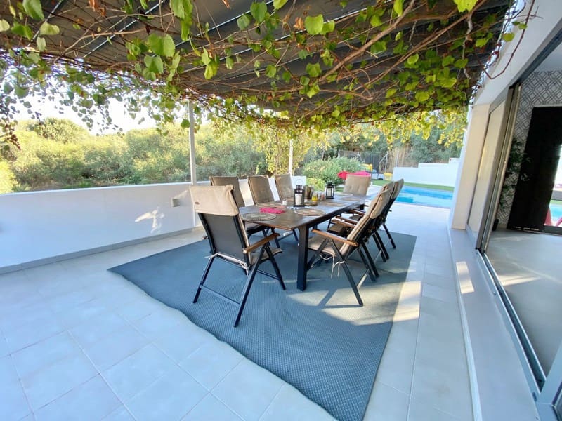 4 soveværelse Villa til salg i Mijas Costa med swimmingpool - € 2.200.000 (Ref: 9935857)