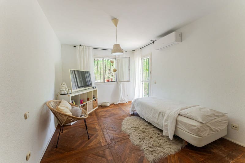 4 Zimmer Villa zu verkaufen in Atalaya-Isdabe mit Pool Garage - 1.495.000 € (Ref: 9935858)