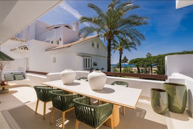 3 soverom Leilighet til salgs i Los Monteros, Marbella med svømmebasseng garasje - € 2 450 000 (Ref: 9935861)