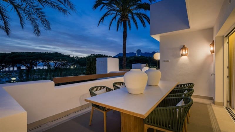 3 soverom Leilighet til salgs i Los Monteros med svømmebasseng garasje - € 2 450 000 (Ref: 9935861)