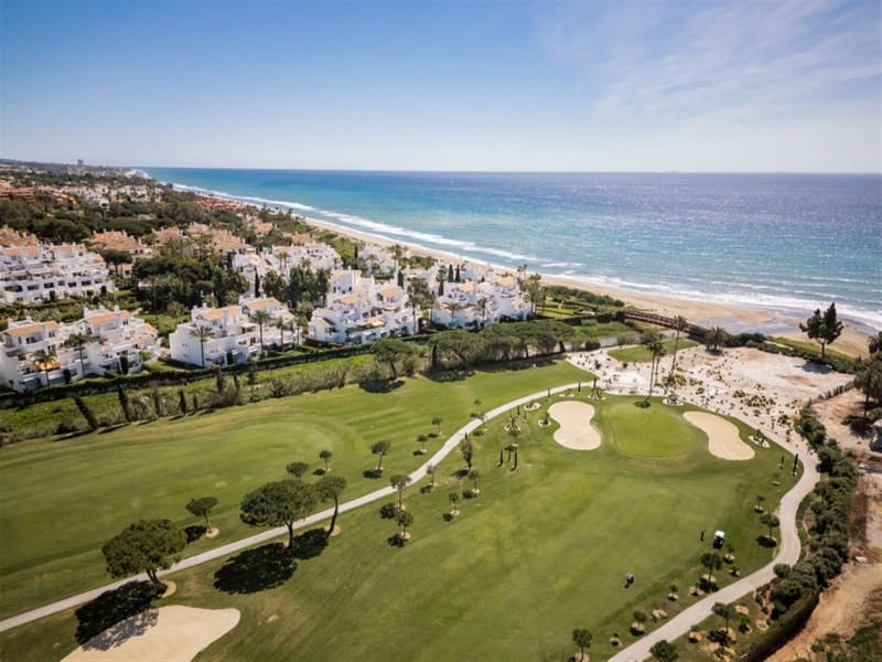 3 soverom Leilighet til salgs i Los Monteros med svømmebasseng garasje - € 2 450 000 (Ref: 9935861)
