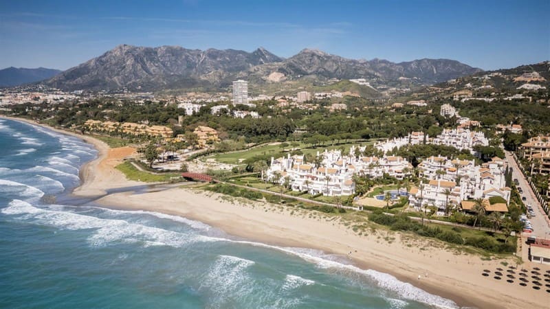 3 soverom Leilighet til salgs i Los Monteros med svømmebasseng garasje - € 2 450 000 (Ref: 9935861)