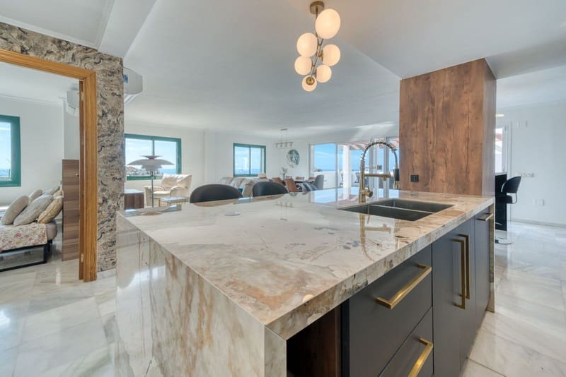 4 soveværelse Penthouse til salg i Torrequebrada med swimmingpool garage - € 955.000 (Ref: 9935862)