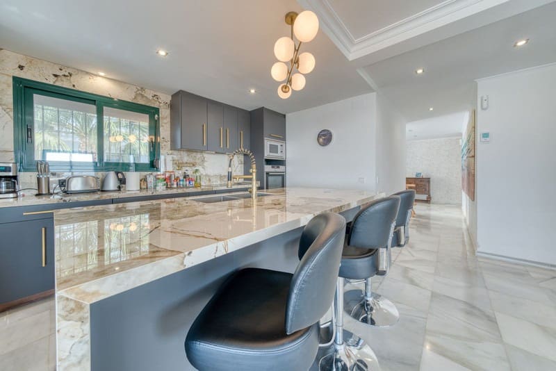 4 soveværelse Penthouse til salg i Torrequebrada med swimmingpool garage - € 955.000 (Ref: 9935862)