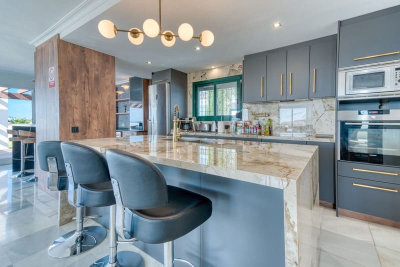 4 soveværelse Penthouse til salg i Torrequebrada med swimmingpool garage - € 955.000 (Ref: 9935862)