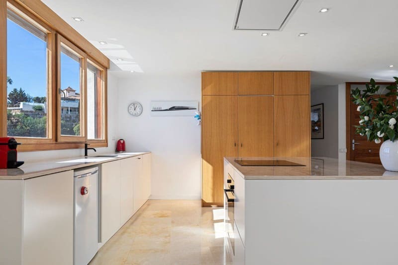 3 camera da letto Attico in vendita in Los Monteros con piscina garage - 795.000 € (Rif: 9935930)
