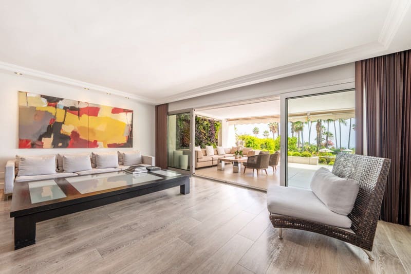 3 Zimmer Strandapartment zu verkaufen in Puerto Banus mit Pool - 4.900.000 € (Ref: 9935933)
