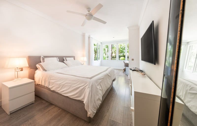 3 Zimmer Strandapartment zu verkaufen in Puerto Banus mit Pool - 4.900.000 € (Ref: 9935933)