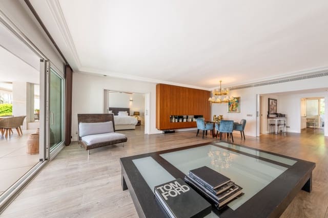 3 soveværelse Strandlejlighed til salg i Puerto Banus, Marbella med swimmingpool - € 4.900.000 (Ref: 9935933)