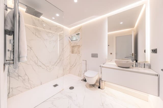 3 soveværelse Strandlejlighed til salg i Puerto Banus, Marbella med swimmingpool - € 4.900.000 (Ref: 9935933)