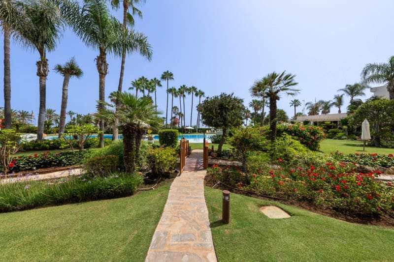 3 Zimmer Strandapartment zu verkaufen in Puerto Banus mit Pool - 4.900.000 € (Ref: 9935933)