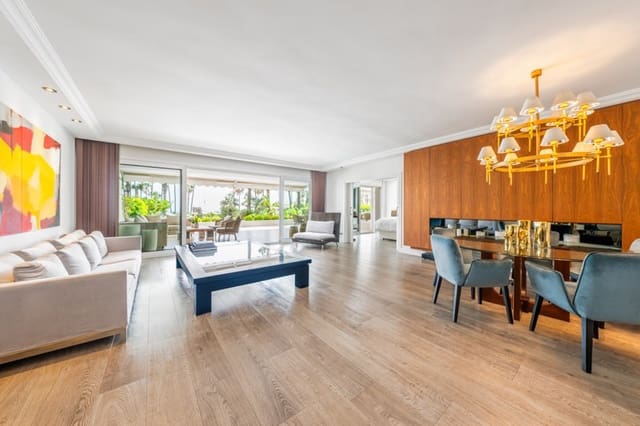 3 soveværelse Strandlejlighed til salg i Puerto Banus, Marbella med swimmingpool - € 4.900.000 (Ref: 9935933)