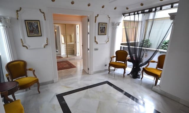 4 quarto Apartamento de Praia para venda em Puerto Banus, Marbella com piscina garagem - 4 800 000 € (Ref: 9935934)