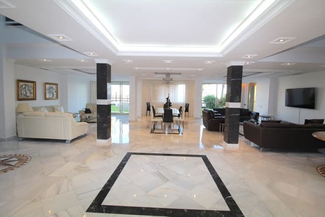 4 quarto Apartamento de Praia para venda em Puerto Banus, Marbella com piscina garagem - 4 800 000 € (Ref: 9935934)