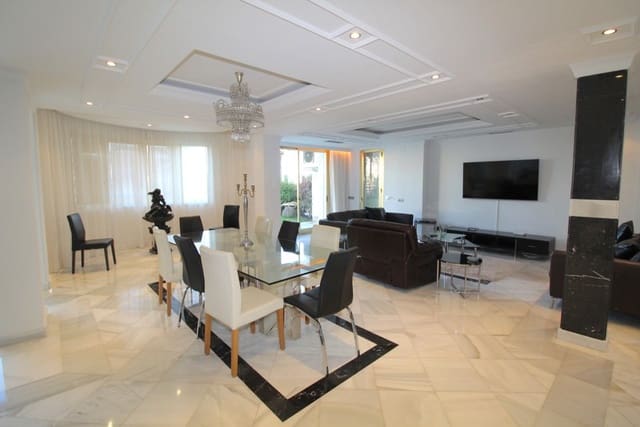 4 quarto Apartamento de Praia para venda em Puerto Banus, Marbella com piscina garagem - 4 800 000 € (Ref: 9935934)