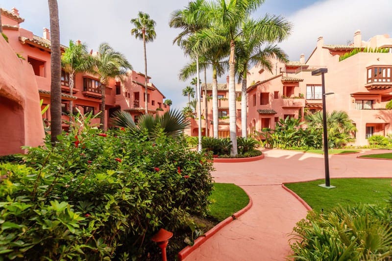 Apartamento de 3 habitaciones en New Golden Mile en venta con piscina - 1.450.000 € (Ref: 9935935)