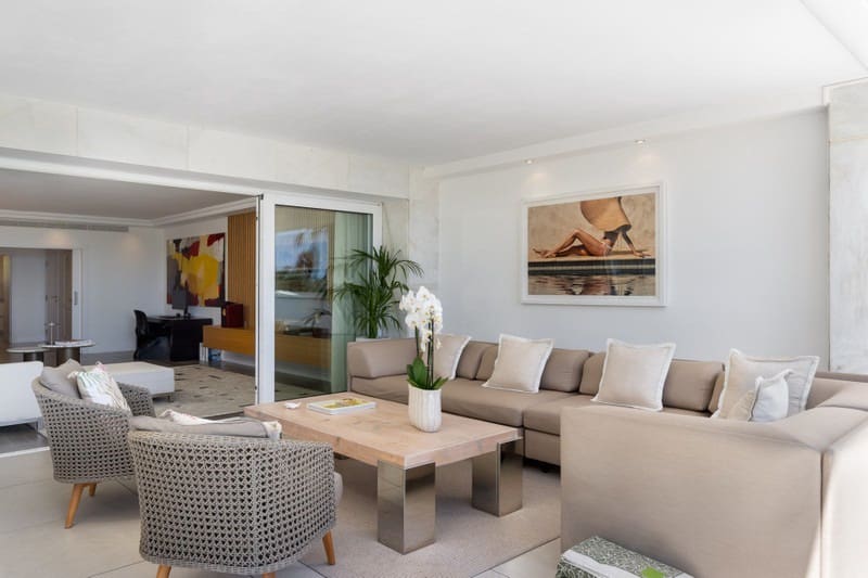 3 Zimmer Strandapartment zu verkaufen in Puerto Banus mit Pool Garage - 4.900.000 € (Ref: 9935936)
