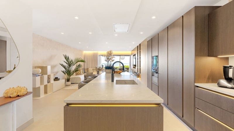 4 camera da letto Appartamento sulla Spiaggia in vendita in New Golden Mile con piscina garage - 3.995.000 € (Rif: 9935939)