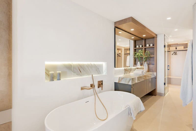 4 camera da letto Appartamento sulla Spiaggia in vendita in New Golden Mile con piscina garage - 3.995.000 € (Rif: 9935939)