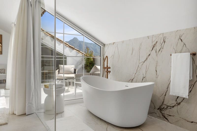 5 bedroom Penthouse for sale in Nueva Andalucia with pool garage - € 1,895,000 (Ref: 9935942)