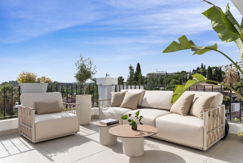 5 bedroom Penthouse for sale in Nueva Andalucia with pool garage - € 1,895,000 (Ref: 9935942)