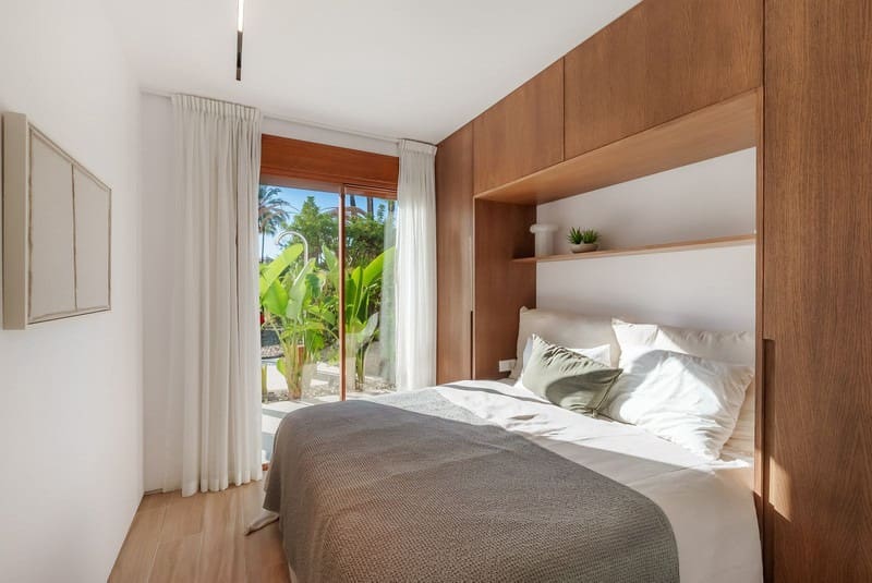 4 bedroom Apartment for sale in Nueva Andalucia with pool garage - € 2,545,000 (Ref: 9935943)