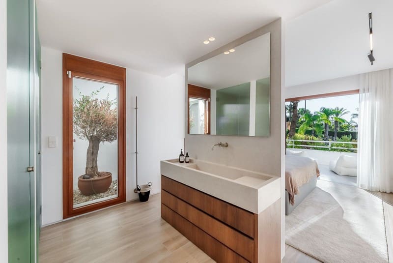 4 bedroom Apartment for sale in Nueva Andalucia with pool garage - € 2,545,000 (Ref: 9935943)