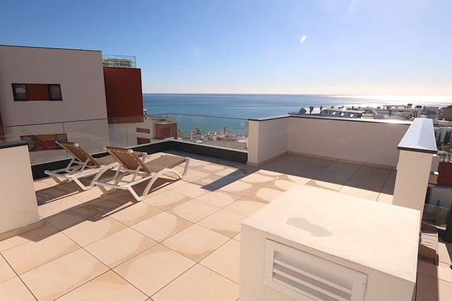 2 slaapkamer Penthouse te koop in Carvajal, Fuengirola met zwembad garage - € 799.000 (Ref: 9935944)