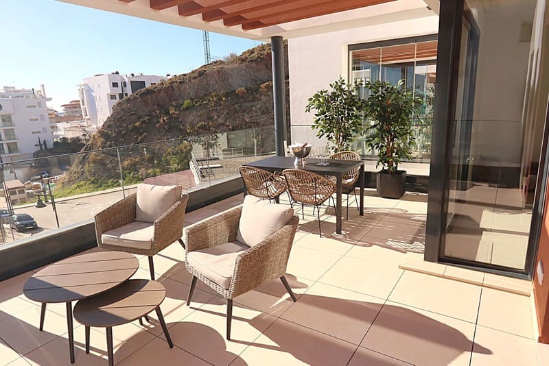 2 slaapkamer Penthouse te koop in Carvajal met zwembad garage - € 799.000 (Ref: 9935944)