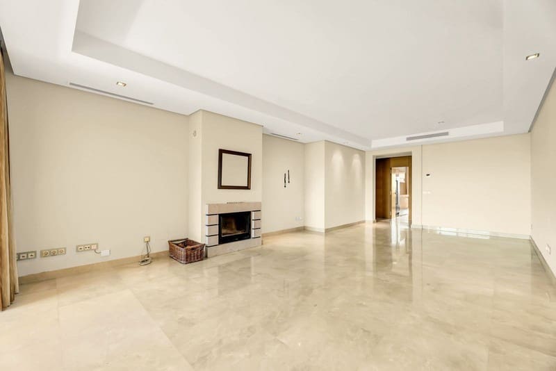 3 slaapkamer Appartement te koop in La Quinta met zwembad - € 899.000 (Ref: 9935947)
