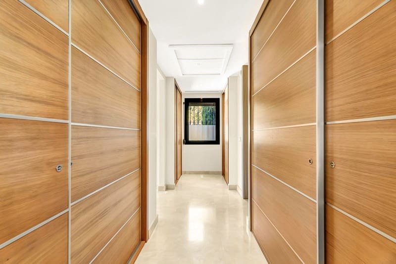 3 slaapkamer Appartement te koop in La Quinta met zwembad - € 899.000 (Ref: 9935947)