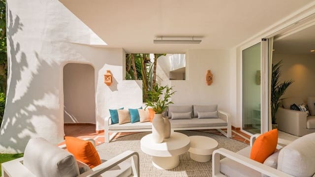 3 Zimmer Strandapartment zu verkaufen in Costalita, Estepona mit Pool Garage - 1.695.000 € (Ref: 9935948)
