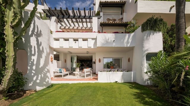 3 Zimmer Strandapartment zu verkaufen in Costalita, Estepona mit Pool Garage - 1.695.000 € (Ref: 9935948)