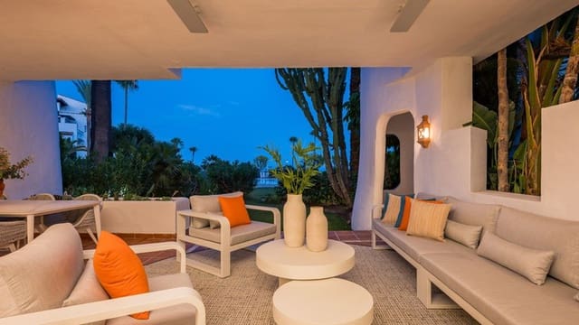 3 Zimmer Strandapartment zu verkaufen in Costalita, Estepona mit Pool Garage - 1.695.000 € (Ref: 9935948)