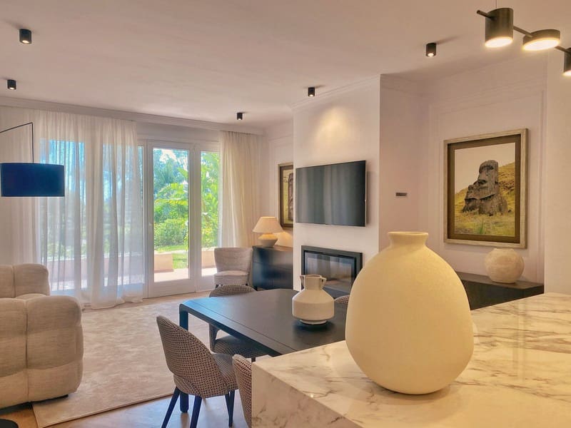 3 soveværelse Strandlejlighed til salg i New Golden Mile med swimmingpool garage - € 1.050.000 (Ref: 9935951)