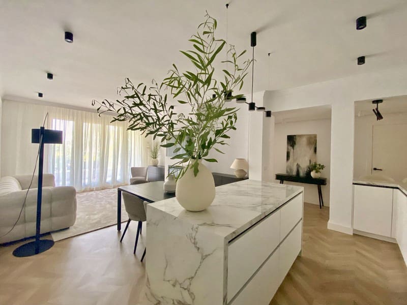 3 soveværelse Strandlejlighed til salg i New Golden Mile med swimmingpool garage - € 1.050.000 (Ref: 9935951)