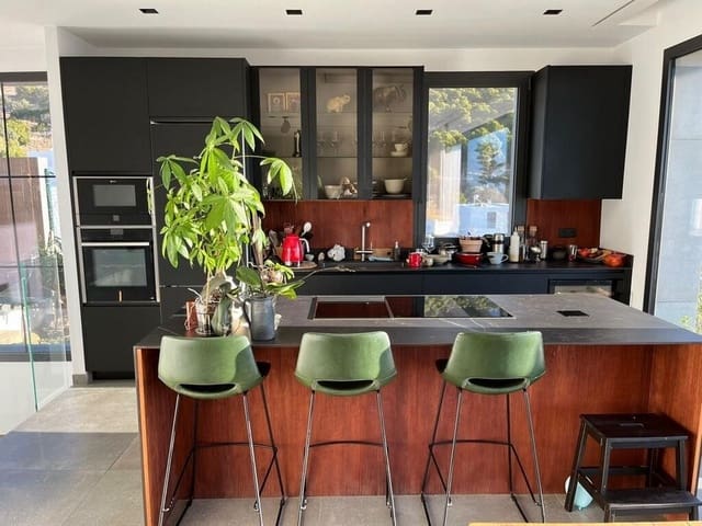 5 soverom Villa til salgs i Mijas Costa, Mijas med svømmebasseng garasje - € 1 499 000 (Ref: 9964787)