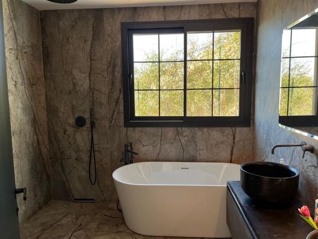 5 soverom Villa til salgs i Mijas Costa, Mijas med svømmebasseng garasje - € 1 499 000 (Ref: 9964787)