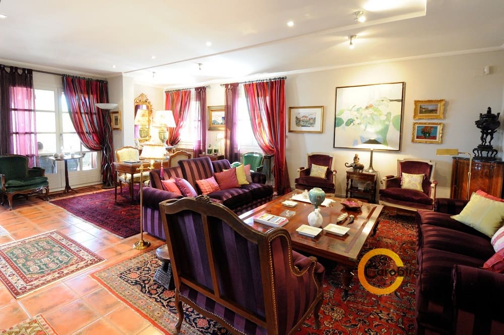 4 soveværelse Villa til salg i Calig med swimmingpool garage - € 565.000 (Ref: 3515546)