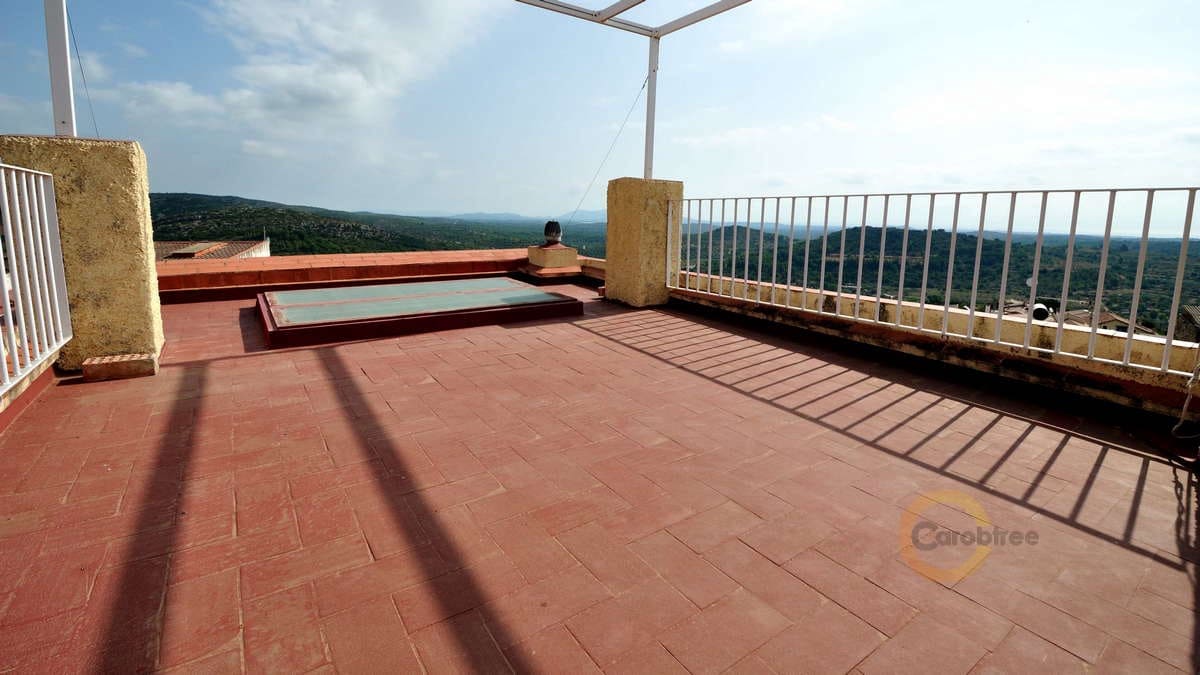 2 bedroom Townhouse for sale in Cervera del Maestre / Cervera del Maestrat with pool - € 145,000 (Ref: 6988217)