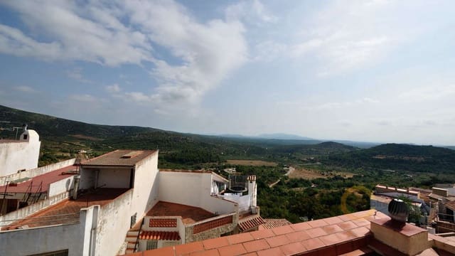 2 bedroom Townhouse for sale in Cervera del Maestre / Cervera del Maestrat with pool - € 145,000 (Ref: 6988217)