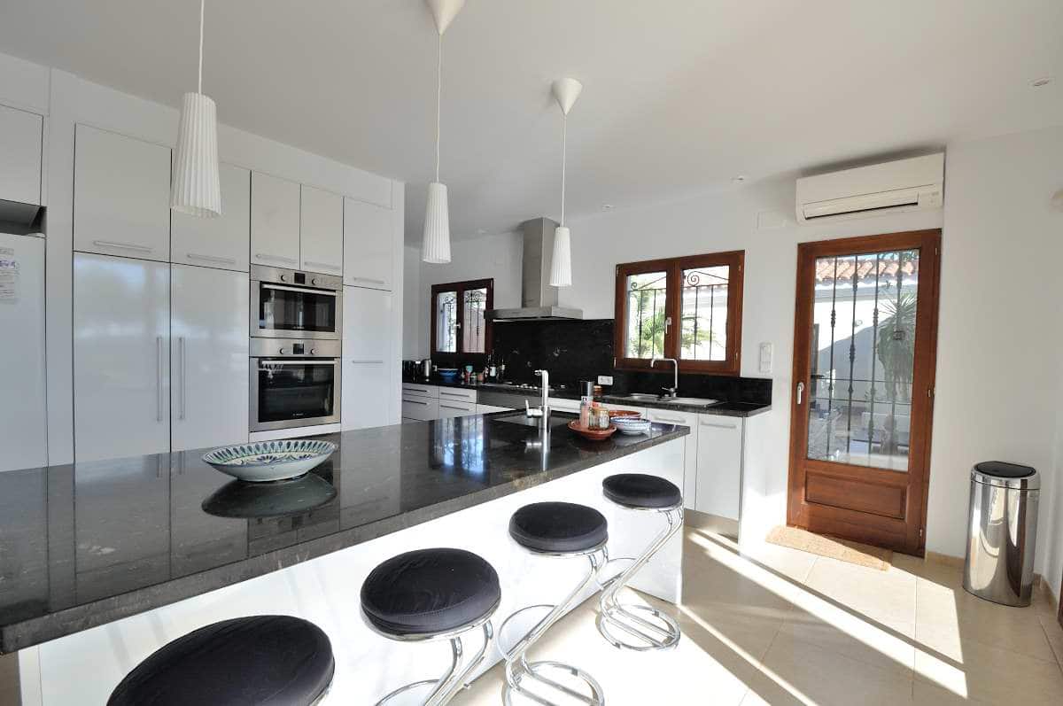 5 soveværelse Villa til salg i Cervera del Maestre / Cervera del Maestrat med swimmingpool garage - € 1.200.000 (Ref: 8715833)